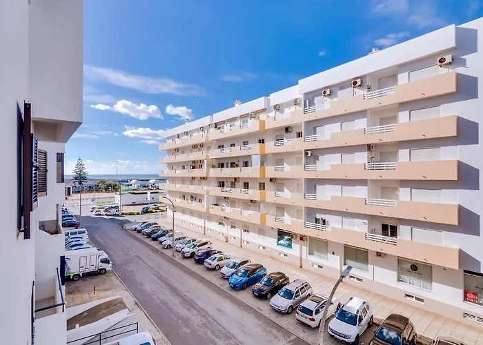 Al - Avenida * Quarteira