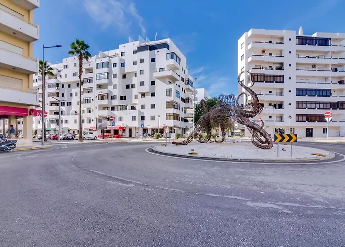 Al - Avenida * Quarteira