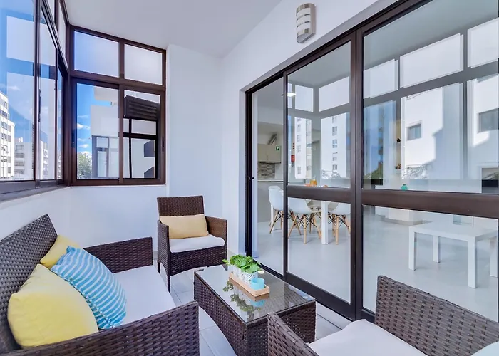 Al - Avenida * Quarteira